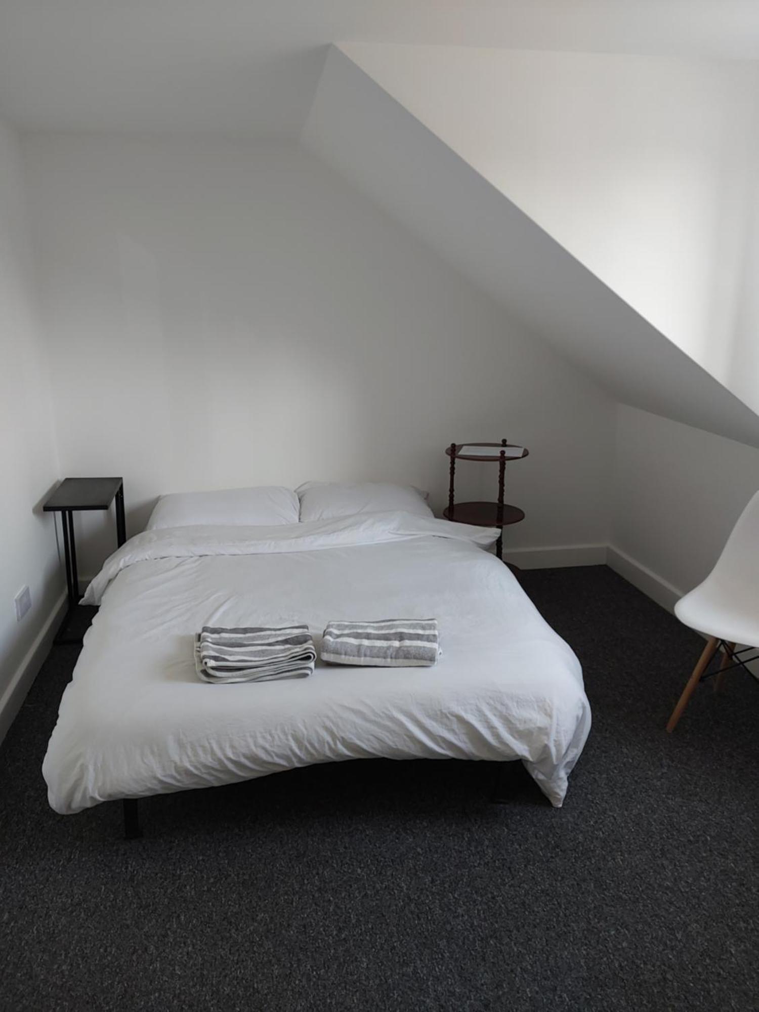 Joyful Room Rainham  Exterior photo