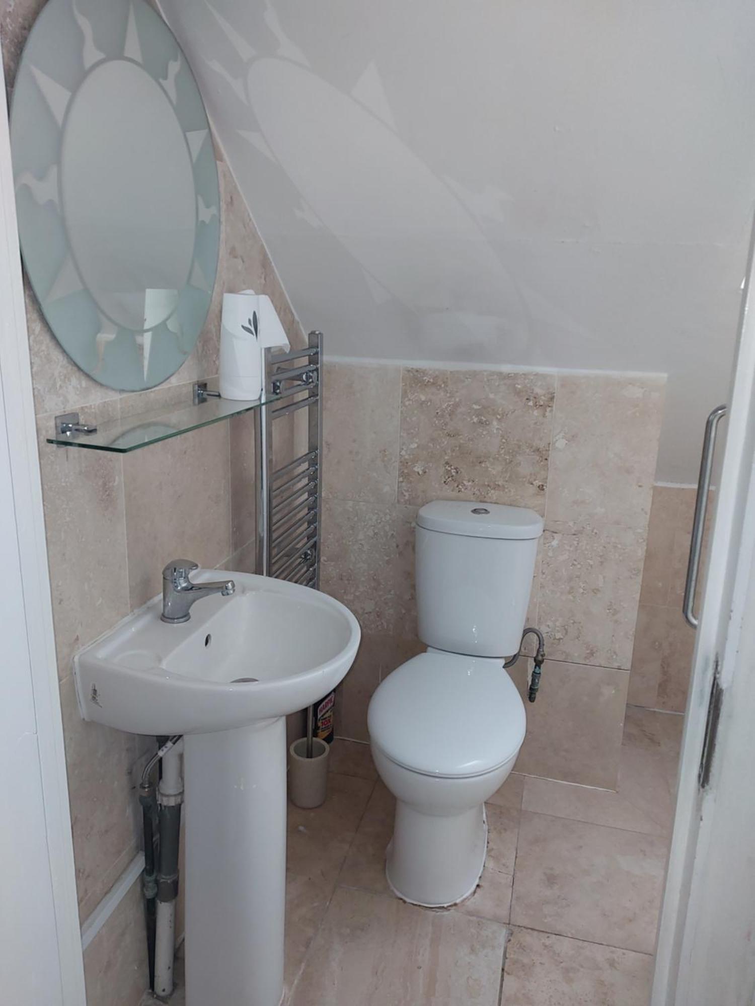 Joyful Room Rainham  Exterior photo