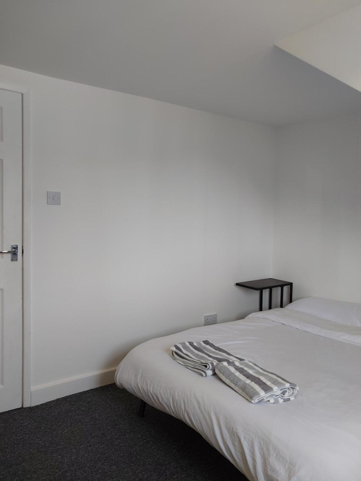 Joyful Room Rainham  Exterior photo